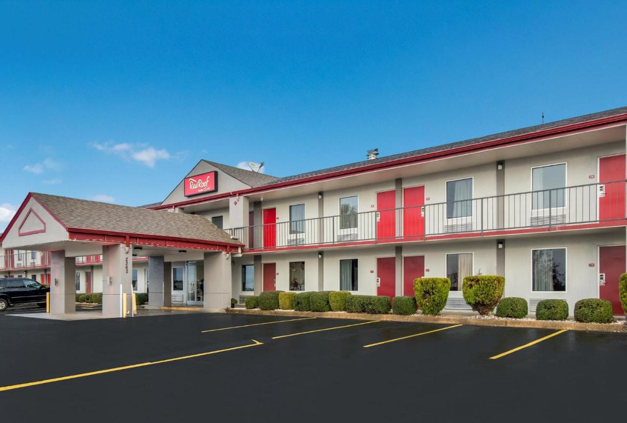 Red Roof Inn & Suites Jackson, Tn Exterior foto